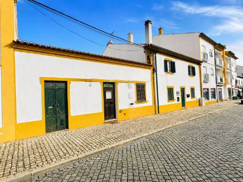 T2+1 Casa Térrea com Quintal O Refúgio Perfeito no Crato