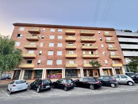 Apartamento T1 com Garagem e Varanda na Trofa