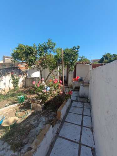 Moradia térrea com quintal na Casa Branca