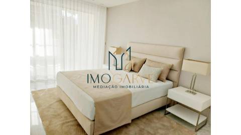 Apartamento T2 com Varandas Amplas...