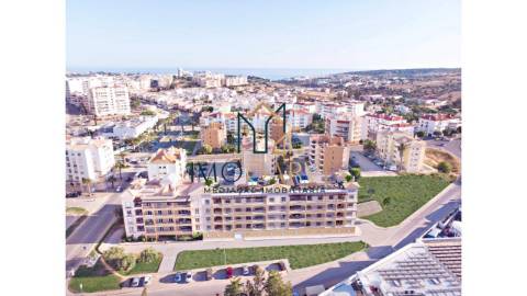 Apartamento T2 com Varandas Amplas...