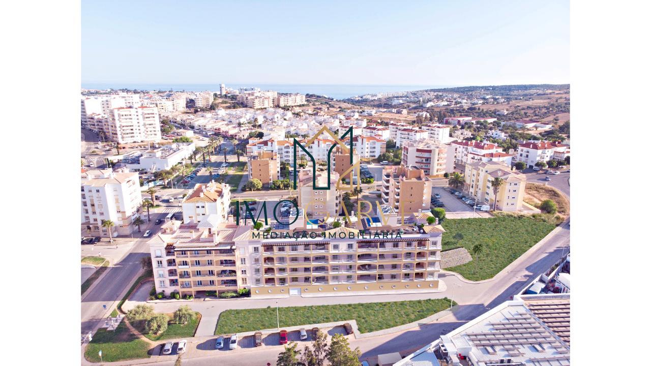 Apartamento T3 com Varandas Amplas,...