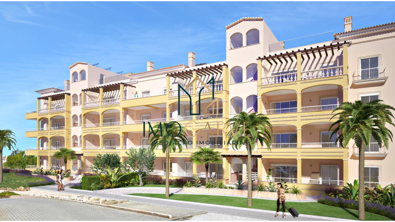 Apartamento T2 com Varandas...