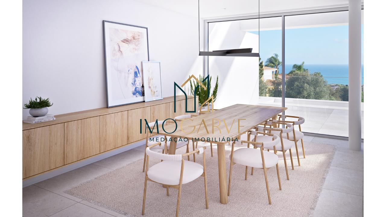Moradia T3 com Piscina Privada e Vista Mar em...