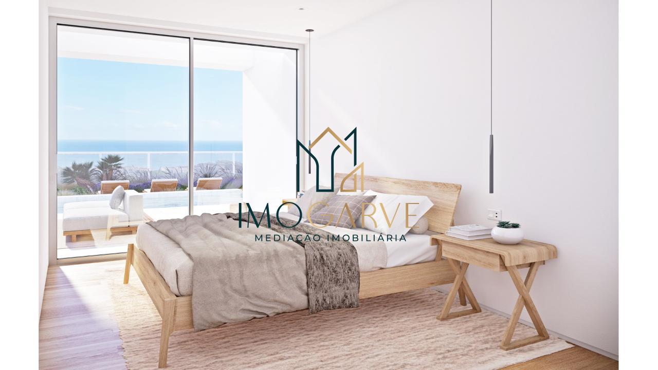 Moradia T3 com Piscina Privativa e Vista Mar em...