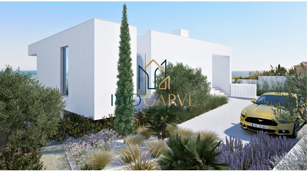 Moradia T3 com Piscina Privativa e Vista Mar em...