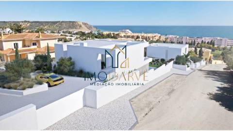 Moradia T3 com Piscina Privativa e Vista Mar em...