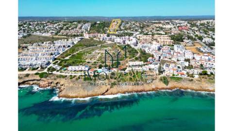 Moradia T3 com Piscina Privada e Vista Mar em...