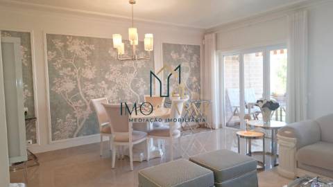 APARTAMENTO T4&nbsp;(convertido em T3) com...