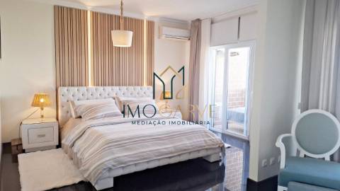 APARTAMENTO T4&nbsp;(convertido em T3) com...