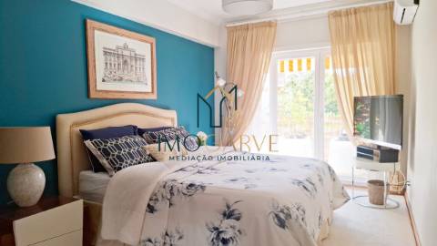 APARTAMENTO T4&nbsp;(convertido em T3) com...