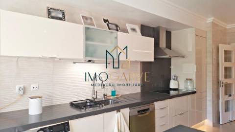 APARTAMENTO T4&nbsp;(convertido em T3) com...