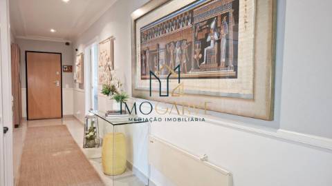 APARTAMENTO T4&nbsp;(convertido em T3) com...