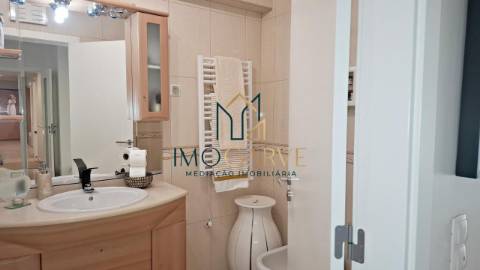 APARTAMENTO T4&nbsp;(convertido em T3) com...