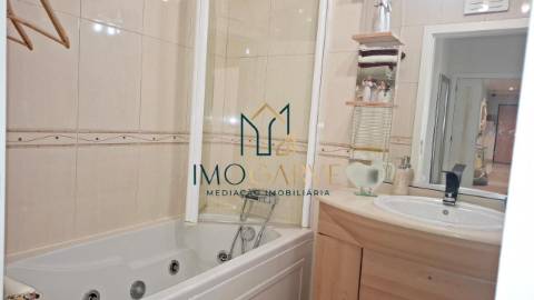 APARTAMENTO T4&nbsp;(convertido em T3) com...