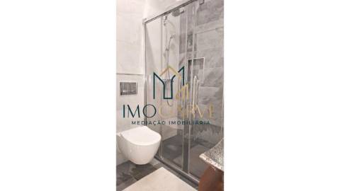 APARTAMENTO T4&nbsp;(convertido em T3) com...