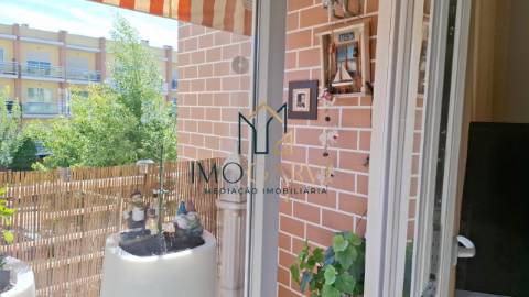 APARTAMENTO T4&nbsp;(convertido em T3) com...