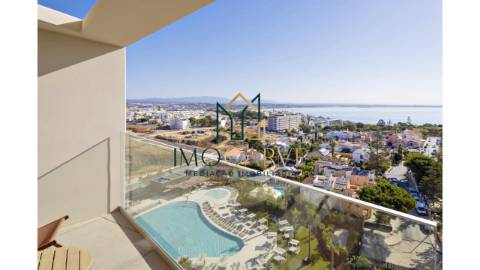 APARTAMENTO T2 COM VISTA MAR
Apartamento T2 com...