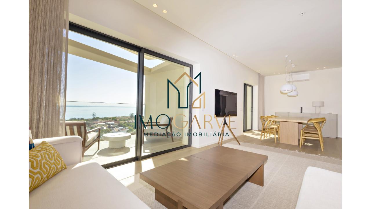 APARTAMENTO T2 COM VISTA MAR
Apartamento T2 com...