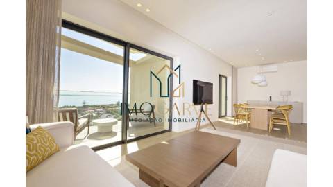 APARTAMENTO T2 COM VISTA MAR
Apartamento T2 com...