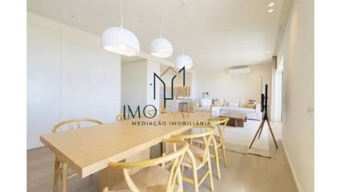 APARTAMENTO T2 COM VISTA MAR
Apartamento T2 com...