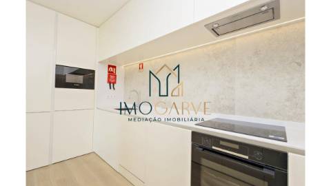 APARTAMENTO T2 COM VISTA MAR
Apartamento T2 com...