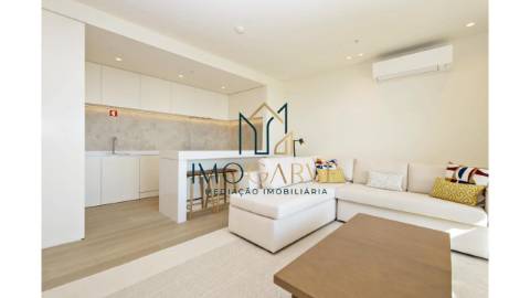 APARTAMENTO T2 COM VISTA MAR
Apartamento T2 com...