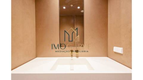 APARTAMENTO T2 COM VISTA MAR
Apartamento T2 com...