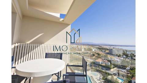APARTAMENTO T2 COM VISTA MAR
Apartamento T2 com...
