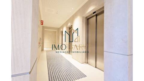 APARTAMENTO T2 COM VISTA MAR
Apartamento T2 com...