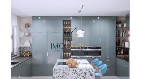 Moradia T4 com piscina&nbsp;Moradia T4...