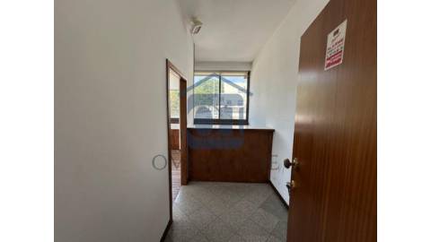 🏢 Espa&ccedil;o Comercial para Arrendamento no...