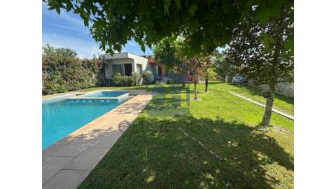 Moradia T3 com Piscina, Jardim e Excelente...