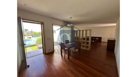 Moradia T3 com Piscina, Jardim e Excelente...