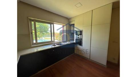 Moradia T3 com Piscina, Jardim e Excelente...