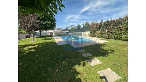 Moradia T3 com Piscina, Jardim e Excelente...