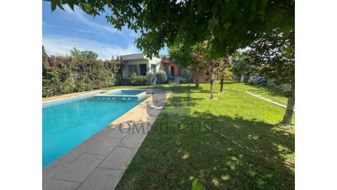 Moradia T3 com Piscina, Jardim e Excelente...