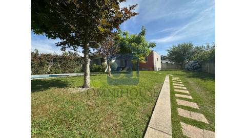 Moradia T3 com Piscina, Jardim e Excelente...