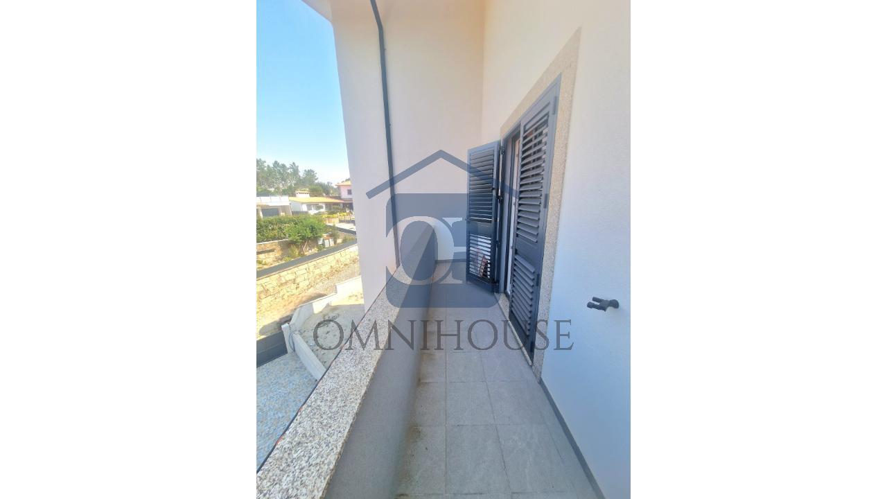 Moradia Geminada T3 Nova &ndash; Lufrei...