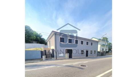 Duas Moradias Geminadas T3 - Lixa Espa&ccedil;o...