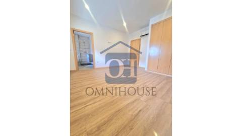 Duas Moradias Geminadas T3 - Lixa Espa&ccedil;o...