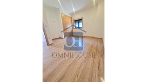 Duas Moradias Geminadas T3 - Lixa Espa&ccedil;o...