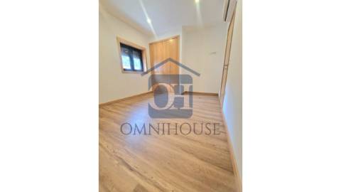 Duas Moradias Geminadas T3 - Lixa Espa&ccedil;o...