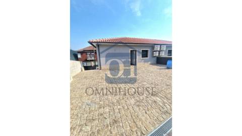 Duas Moradias Geminadas T3 - Lixa Espa&ccedil;o...