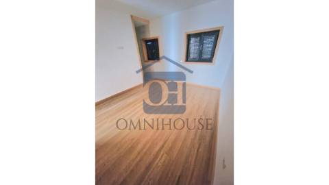 Duas Moradias Geminadas T3 - Lixa Espa&ccedil;o...