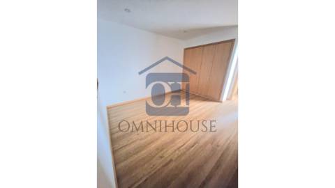 Duas Moradias Geminadas T3 - Lixa Espa&ccedil;o...