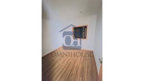 Duas Moradias Geminadas T3 - Lixa Espa&ccedil;o...