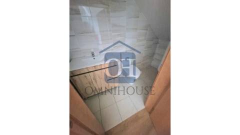 Duas Moradias Geminadas T3 - Lixa Espa&ccedil;o...