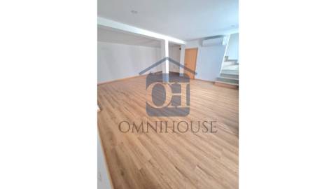 Duas Moradias Geminadas T3 - Lixa Espa&ccedil;o...