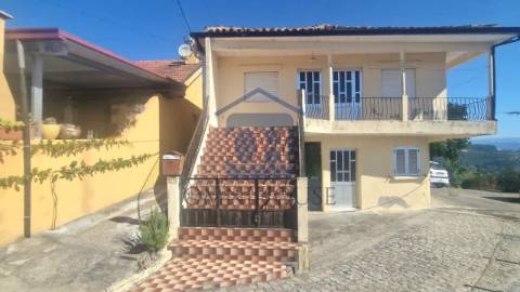 🏡 Moradia para venda na Cal&ccedil;ada de...